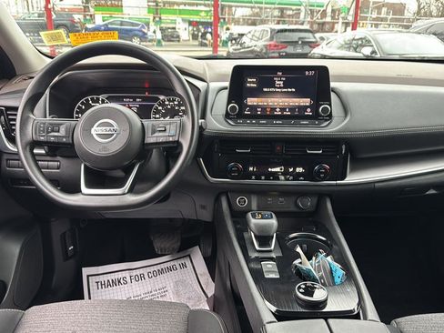 Used 2021 Nissan Rogue SV image 27