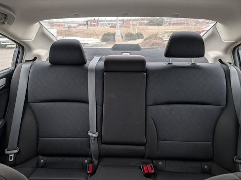 Used 2017 Subaru Legacy 2.5i Premium image 13