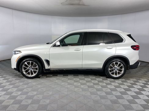 Certified 2024 BMW X5 xDrive40i w/ Parking Assistance Package AWD/4WD image 8