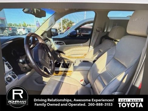 Used 2017 GMC Yukon Denali w/ Open Road Package AWD/4WD image 10