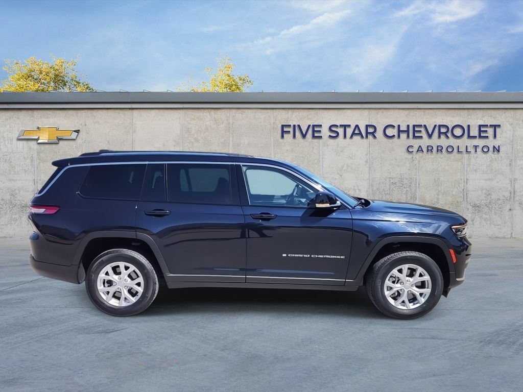 Used 2023 Jeep Grand Cherokee L Limited AWD/4WD image 9
