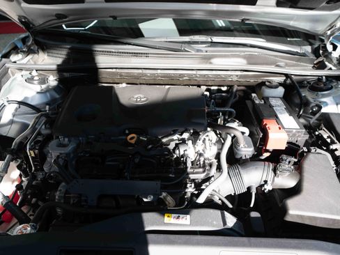 Used 2024 Toyota Camry SE image 30