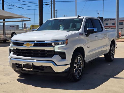 Certified 2026 Chevrolet Silverado 1500 LT AWD/4WD image 3
