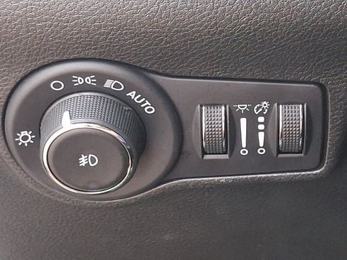 Used 2024 Jeep Compass Latitude AWD/4WD image 25