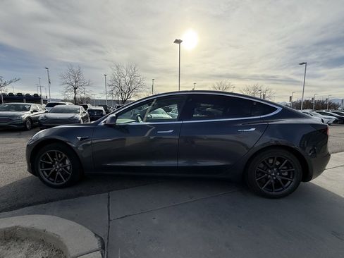 Used 2018 Tesla Model 3 Long Range image 4