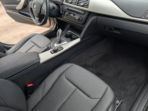 Used 2013 BMW 320i xDrive Sedan AWD/4WD image 12
