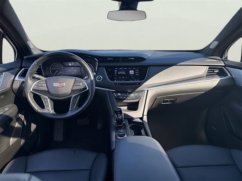 Certified 2025 Cadillac XT5 Premium Luxury image 17
