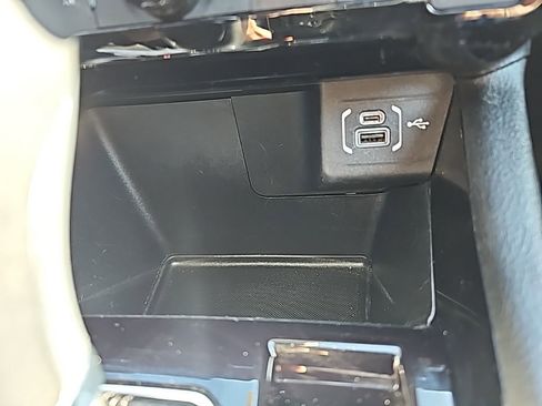 Used 2025 Jeep Compass Limited image 19