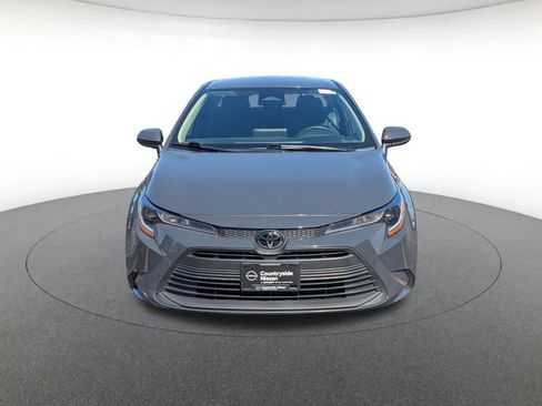 Used 2025 Toyota Corolla LE FWD image 2