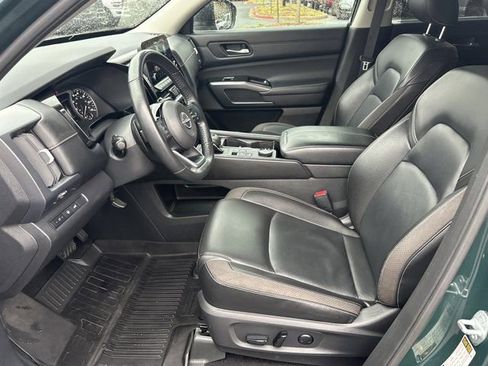 Used 2022 Nissan Pathfinder SL w/ SL Black Package image 10