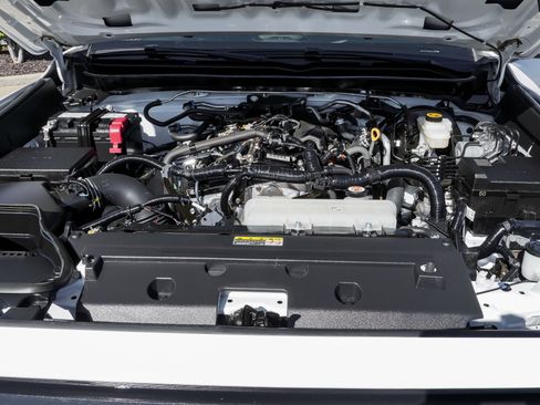 Used 2024 Toyota Tacoma SR5 AWD/4WD image 16