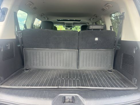 Used 2023 Nissan Armada SL w/ Captain's Chairs Package RWD image 22