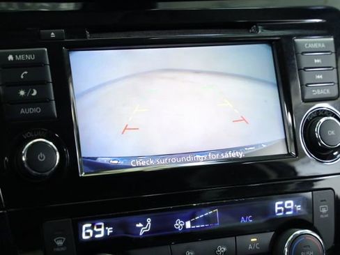 Used 2020 Nissan Rogue SV image 19