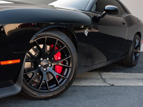 Used 2019 Dodge Challenger SRT Hellcat w/ Laguna Leather Package image 9