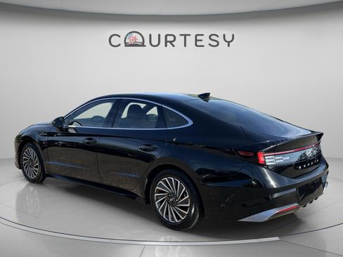 Certified 2025 Hyundai Sonata SEL FWD image 3