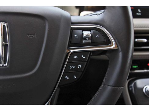 Used 2023 Lincoln Nautilus Reserve w/ Luxury Package AWD/4WD image 16
