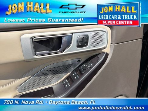 Used 2020 Ford Explorer Platinum w/ Premium Technology Package AWD/4WD image 25