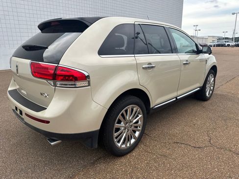 Used 2014 Lincoln MKX FWD w/ Equipment Group 102A image 7