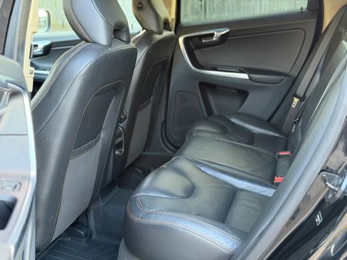 Used 2013 Volvo XC60 3.2 AWD/4WD image 16