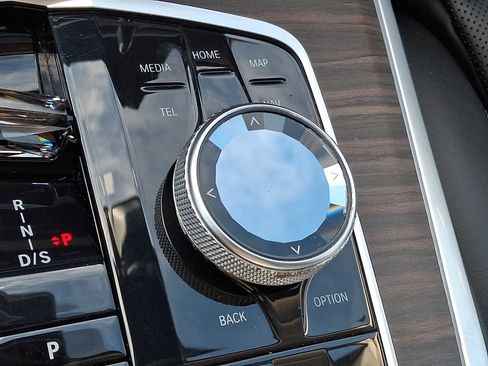 Used 2023 BMW X7 xDrive40i w/ Premium Package image 22