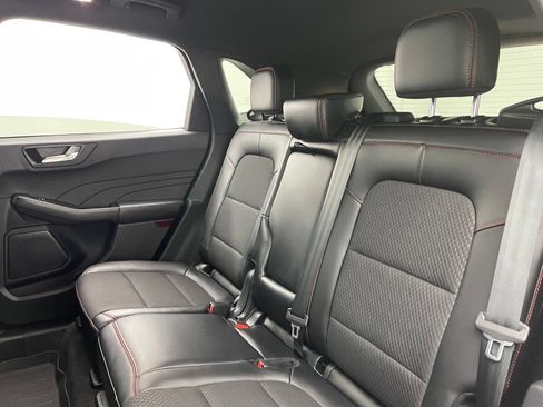 Used 2024 Ford Escape ST-Line w/ Tech Pack #1 AWD/4WD image 38