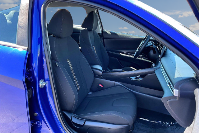 Used 2022 Hyundai Elantra SEL FWD image 26