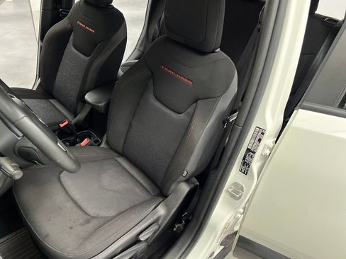 Used 2023 Jeep Renegade Trailhawk AWD/4WD image 11