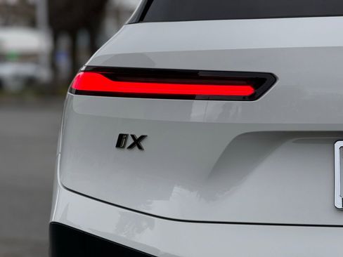 Used 2025 BMW iX M60 image 16