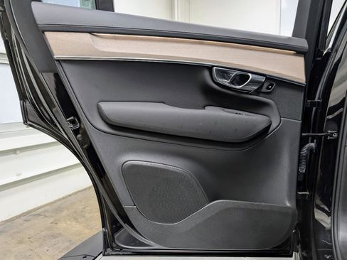 Used 2025 Volvo XC90 B5 Plus w/ Protection Package Premier image 18