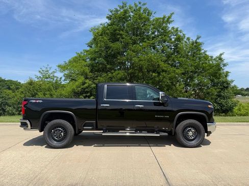 New 2026 Chevrolet Silverado 2500 LTZ w/ LTZ Convenience Package AWD/4WD image 2