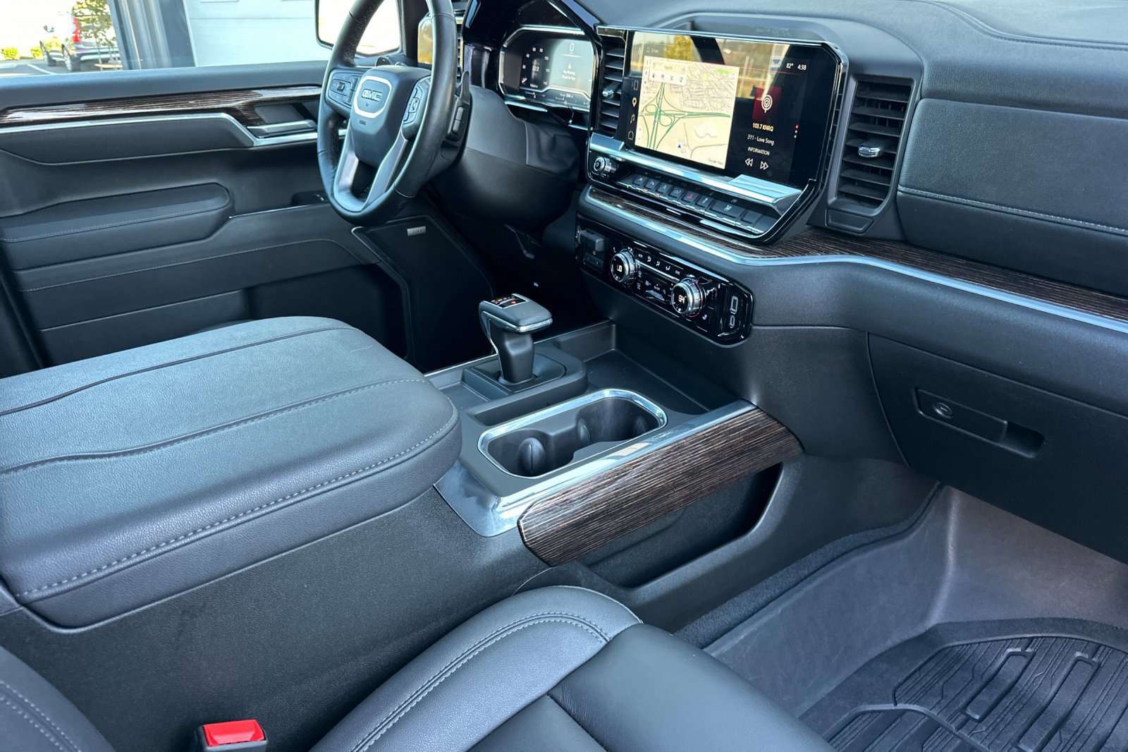 Used 2025 GMC Sierra 1500 Elevation w/ Elevation Premium Package AWD/4WD image 16