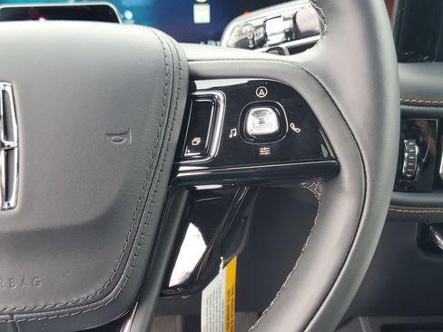 New 2026 Lincoln Aviator Black Label AWD/4WD image 17
