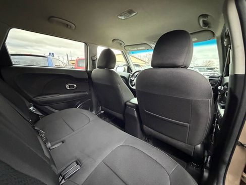 Used 2015 Kia Soul + image 34