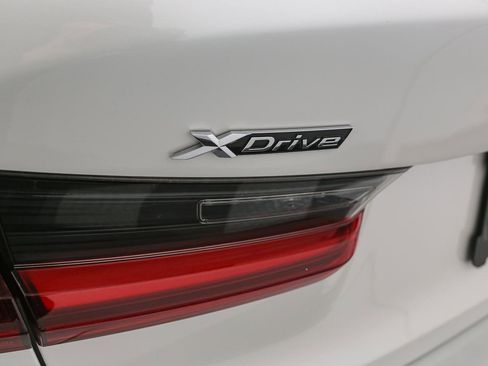 Used 2022 BMW 330i xDrive 330i xDrive w/ Convenience Package image 10