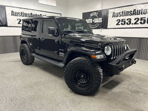 Used 2020 Jeep Wrangler Unlimited Sahara w/ Uconnect 4C Nav & Sound Group AWD/4WD image 1