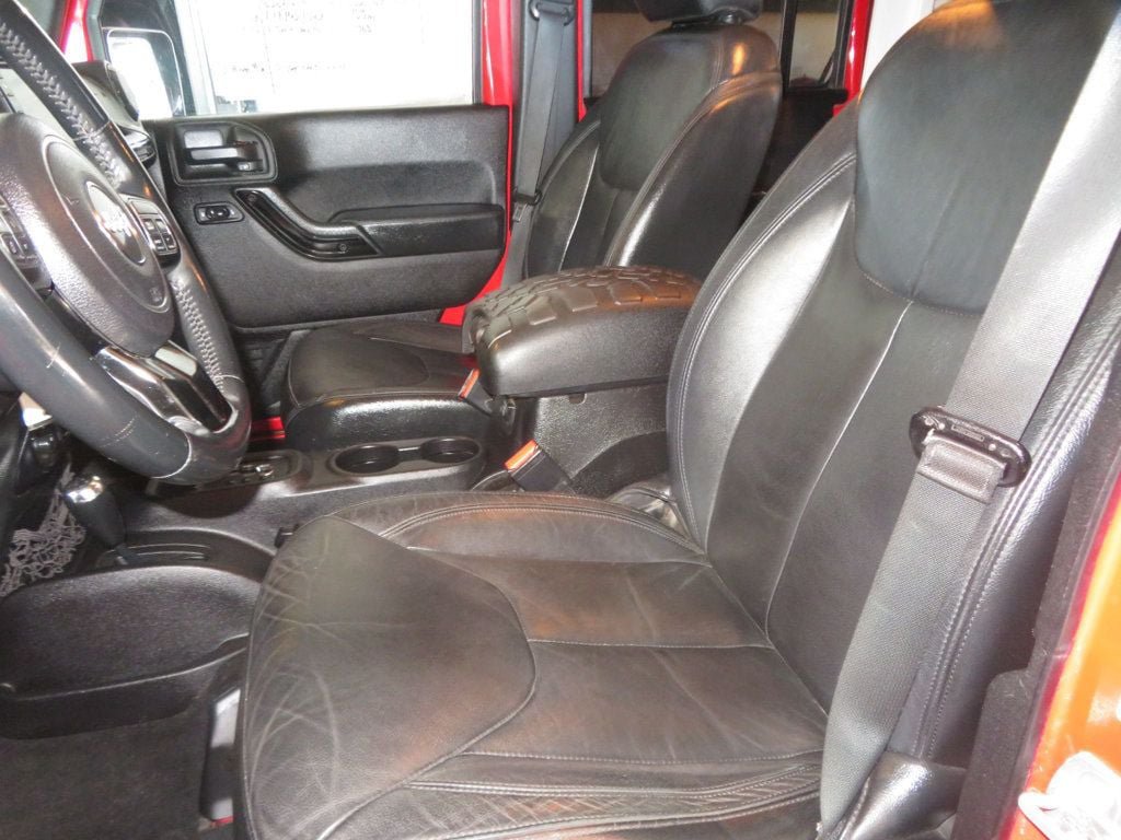 Used 2015 Jeep Wrangler Unlimited Sahara AWD/4WD image 20
