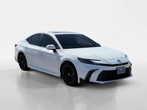 Used 2025 Toyota Camry SE w/ Multimedia Upgrade Package FWD image 7