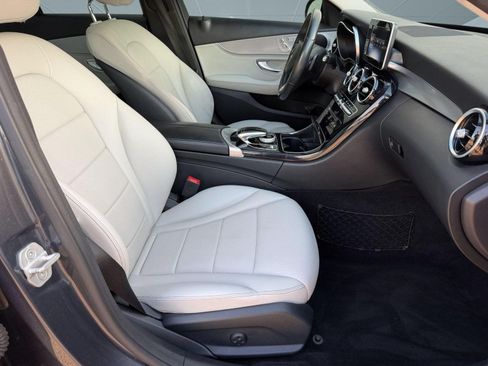 Used 2016 Mercedes-Benz C 300 4MATIC Sedan image 26