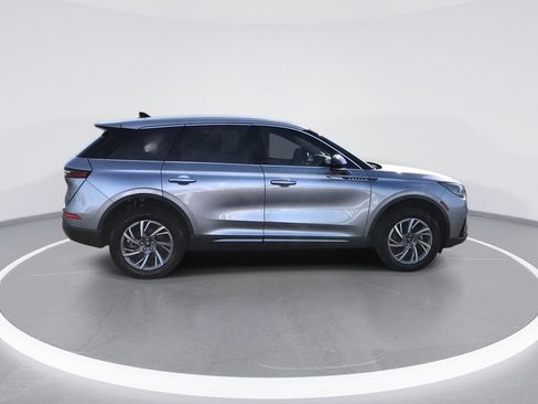 Used 2024 Lincoln Corsair AWD image 9