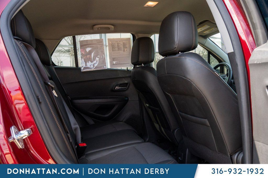 Used 2022 Chevrolet Trax LT w/ Sport Edition FWD image 21