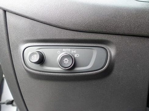 Used 2021 Chevrolet Equinox LT image 16