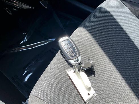 Used 2023 Hyundai Kona SEL FWD image 11