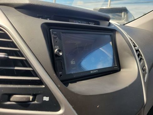 Used 2015 Hyundai Elantra SE w/ Option Group 02 FWD image 13