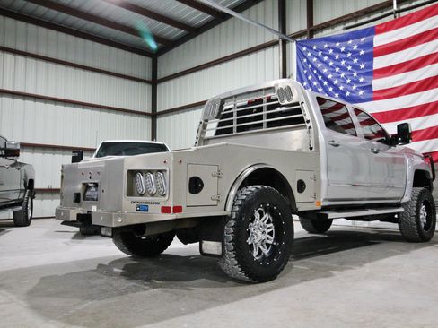 Used 2018 GMC Sierra 2500 Denali w/ Duramax Plus Package AWD/4WD image 11