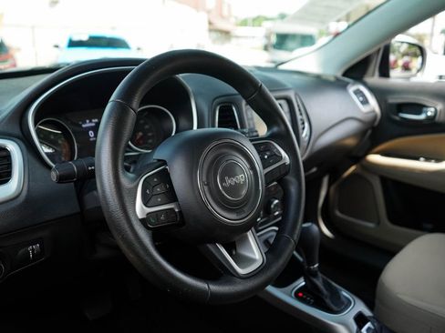 Used 2018 Jeep Compass Sport FWD image 5
