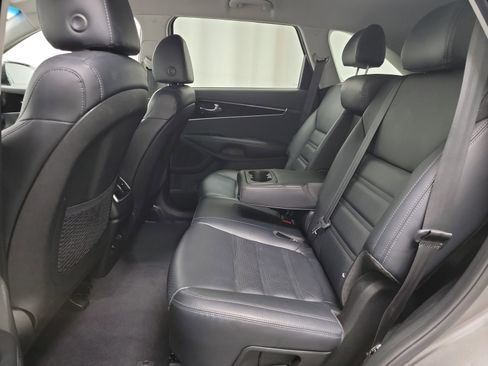 Used 2019 Kia Sorento EX image 27