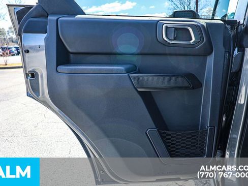 Used 2025 Ford Bronco Badlands image 48