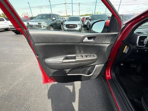 Used 2018 Kia Sportage LX AWD/4WD image 11