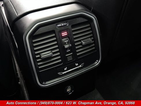 Used 2018 Porsche Macan AWD/4WD image 31