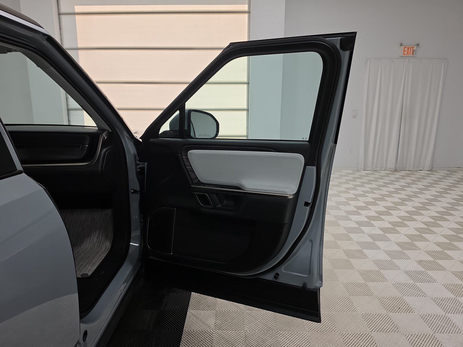 Used 2023 Rivian R1S Adventure Quad AWD/4WD image 18